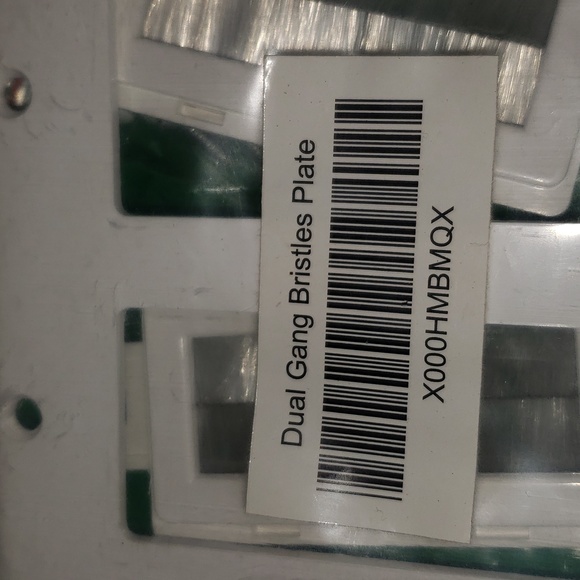 Kebulldola Double Gang Bristle Plate Cable Management Kit White - Picture 2 of 3